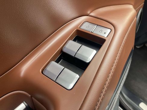 Certified 2025 Lincoln Navigator L Reserve image 22