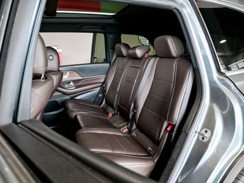 Used 2021 Mercedes-Benz GLS 450 4MATIC image 18