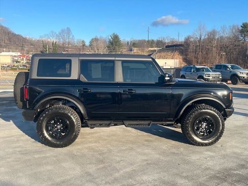 Certified 2023 Ford Bronco Outer Banks w/ Sasquatch Package image 2