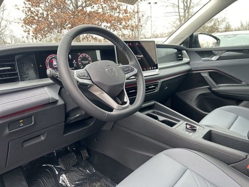 New 2026 Volkswagen Tiguan SE AWD/4WD image 11