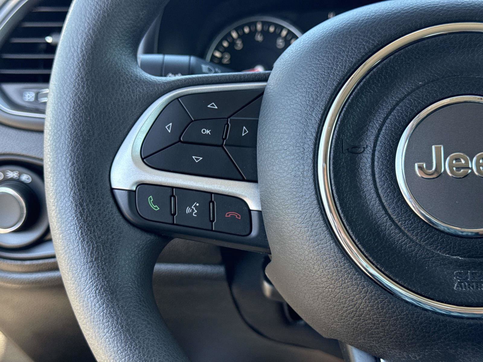 Certified 2023 Jeep Renegade Latitude AWD/4WD image 18