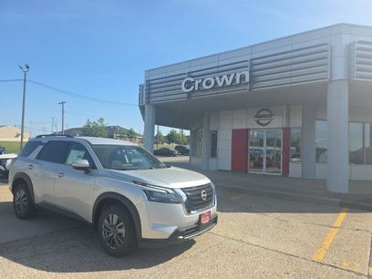 New 2025 Nissan Pathfinder SV