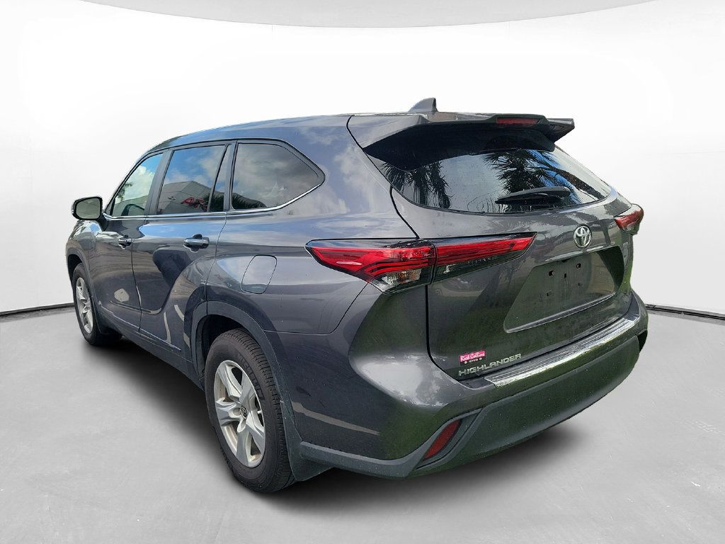Used 2023 Toyota Highlander L FWD image 6