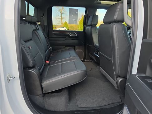 Used 2025 GMC Sierra 3500 Denali w/ Denali Reserve Package image 34