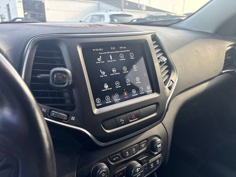 Used 2020 Jeep Cherokee Trailhawk w/ Cold Weather Group AWD/4WD image 10