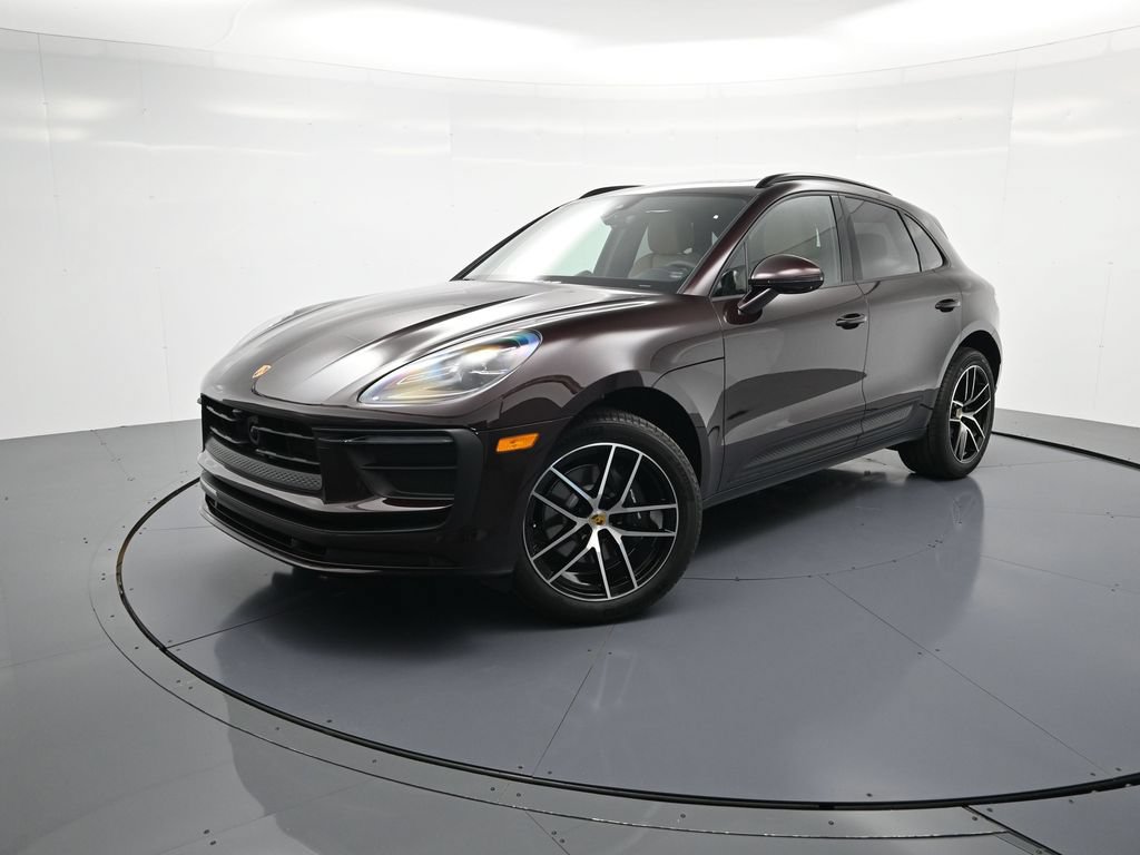 Certified 2026 Porsche Macan AWD/4WD image 28