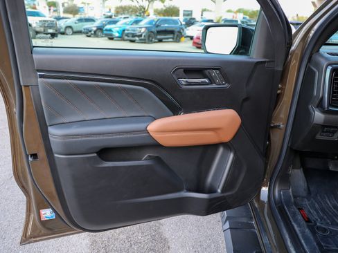 Used 2025 GMC Canyon AT4 w/ AT4 Premium Package AWD/4WD image 33