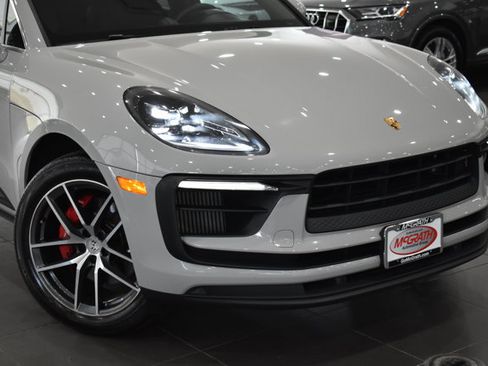 Used 2022 Porsche Macan S AWD/4WD image 4