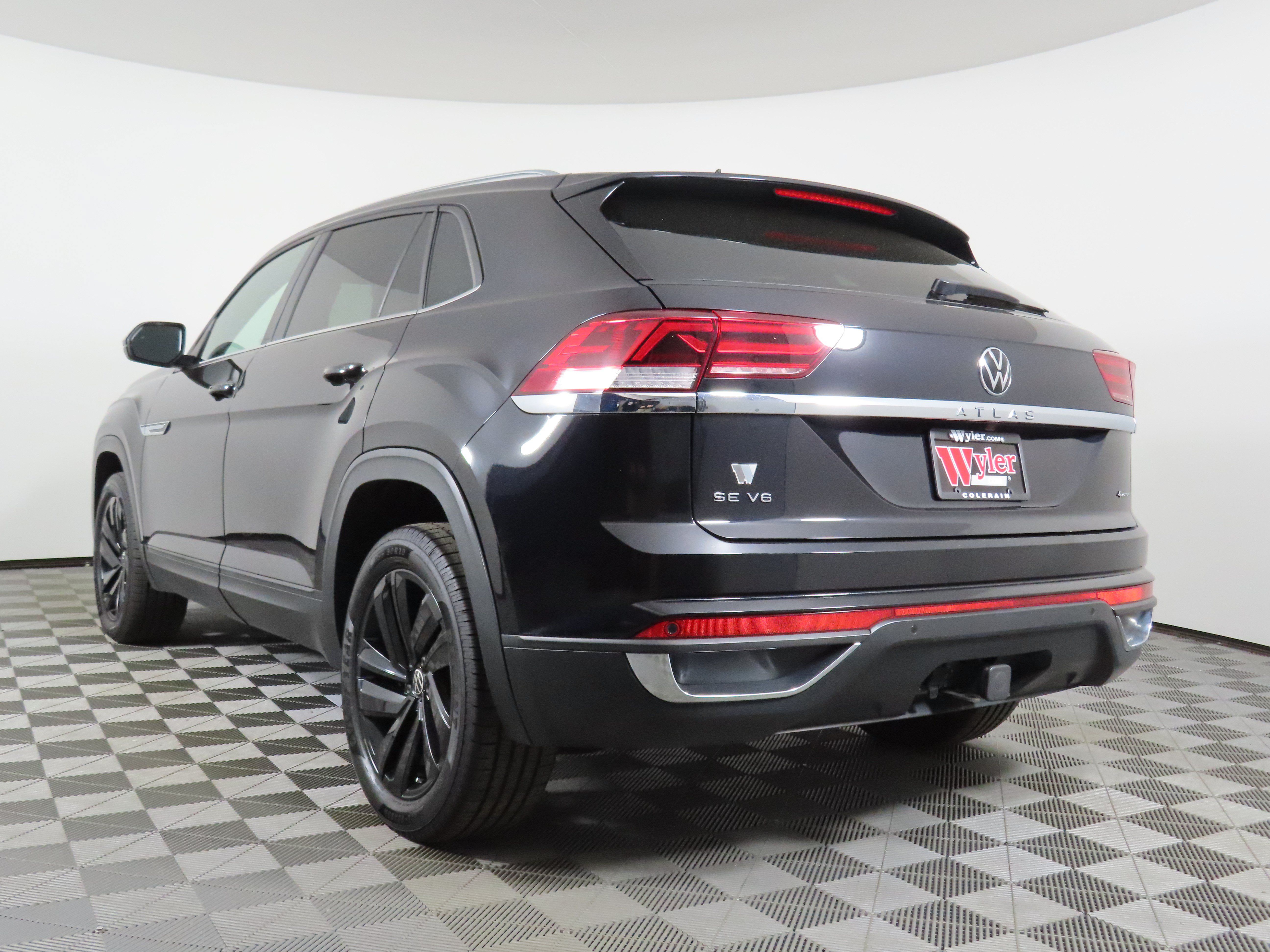 Used 2023 Volkswagen Atlas Cross Sport SE AWD/4WD image 38