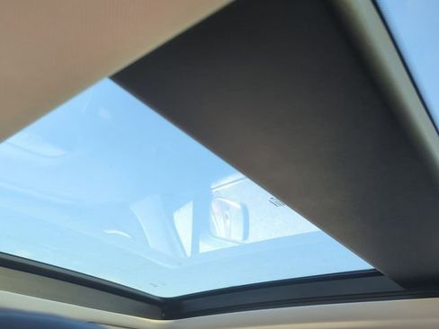 Used 2021 Jeep Renegade Limited w/ Sun & Sound Group image 23