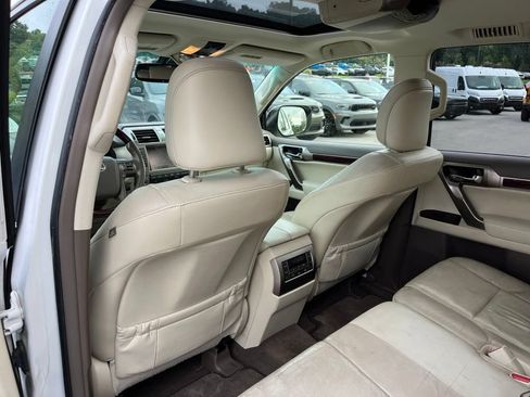 Used 2014 Lexus GX 460 w/ Premium Package AWD/4WD image 4