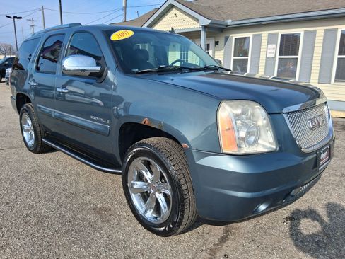 Used 2007 GMC Yukon Denali image 3