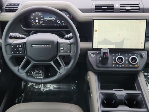 Used 2026 Land Rover Defender 110 X-Dynamic SE AWD/4WD image 28