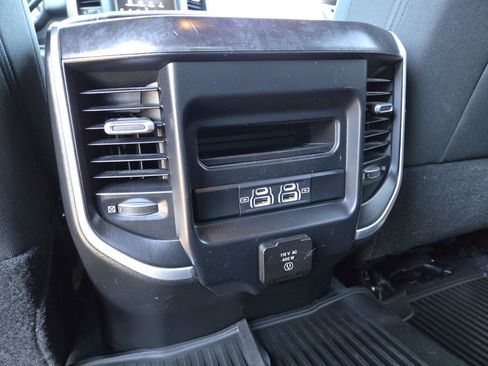 Used 2021 RAM 2500 Big Horn w/ Level 2 Equipment Group AWD/4WD image 11