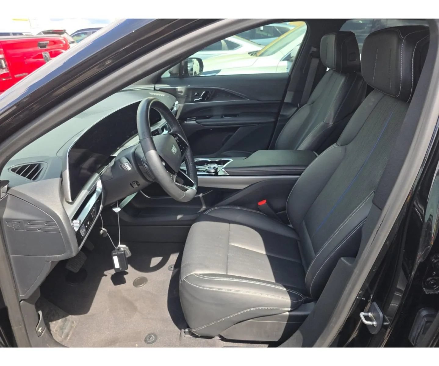 Used 2024 Cadillac Lyriq Sport RWD image 5