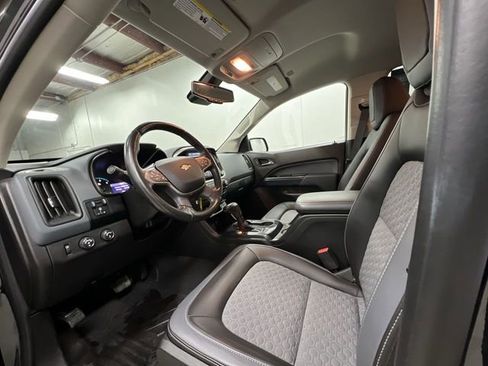 Certified 2021 Chevrolet Colorado Z71 w/ Z71 Midnight Edition image 10
