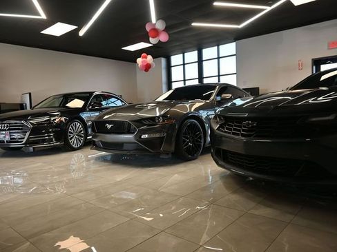 Used 2019 Dodge Charger SXT w/ Blacktop Package image 30
