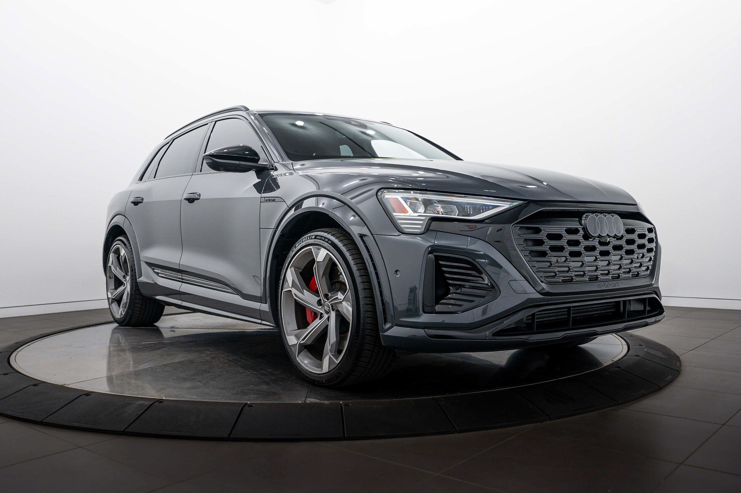 Certified 2024 Audi SQ8 e-tron Premium Plus w/ Black Optic Package AWD/4WD image 1