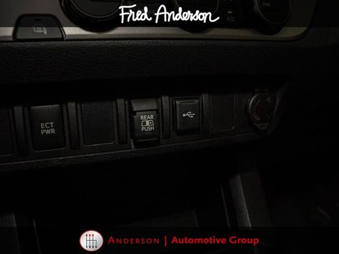 Used 2021 Toyota Tacoma SR5 RWD image 13