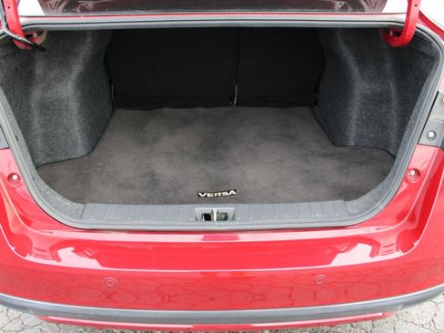 Used 2021 Nissan Versa SR FWD image 10