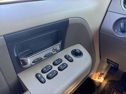 Used 2006 Ford F150 XLT image 25