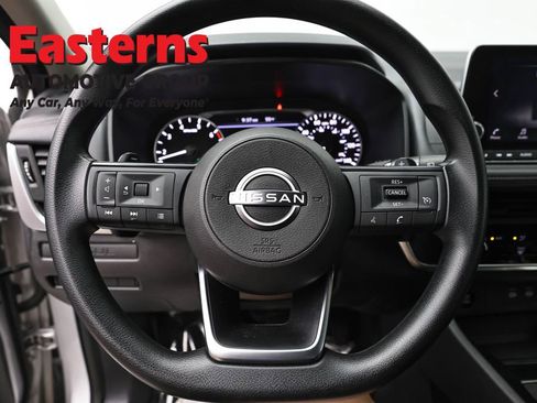 Used 2024 Nissan Rogue S AWD/4WD image 10