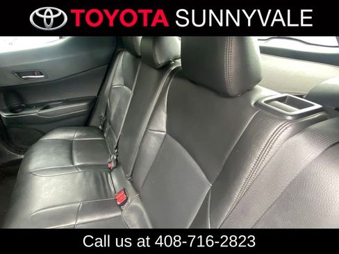 Used 2018 Toyota C-HR XLE FWD image 5