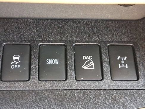 Used 2017 Toyota Highlander Limited AWD/4WD image 27
