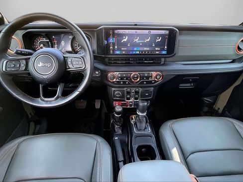 Certified 2025 Jeep Gladiator Mojave w/ Convenience Group AWD/4WD image 14