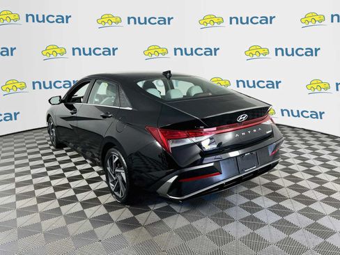 Certified 2025 Hyundai Elantra Limited FWD image 5