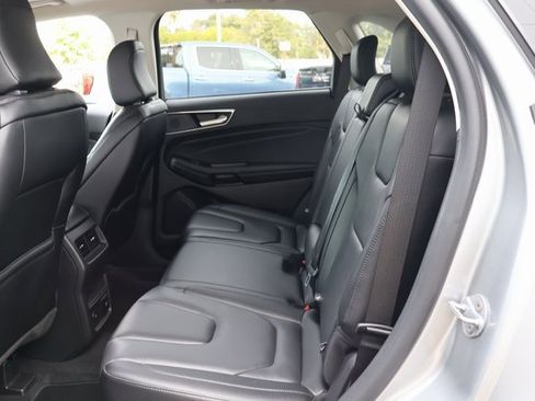 Used 2022 Ford Edge Titanium image 12