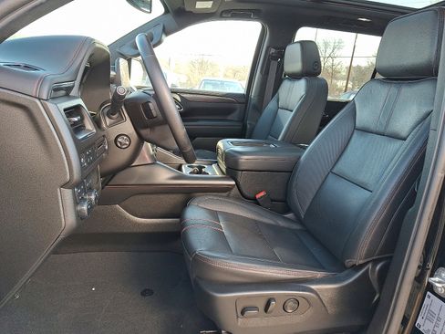 Used 2022 Chevrolet Suburban RST w/ Luxury Package image 14