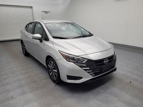 Used 2025 Nissan Versa SV FWD image 13
