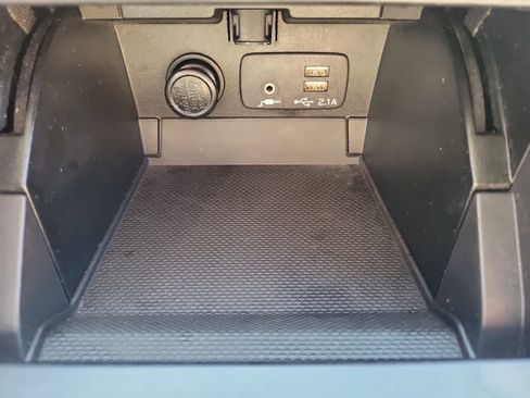 Used 2019 Subaru Outback 2.5i AWD/4WD image 16