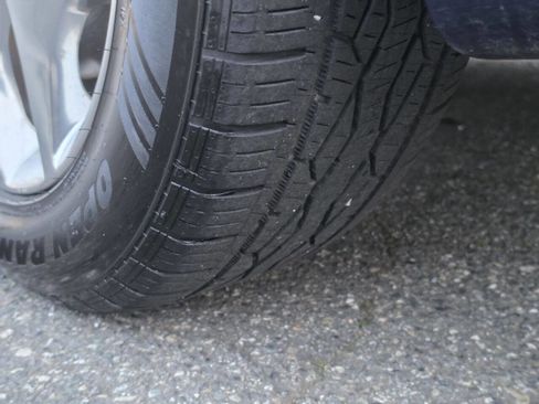 Used 2017 Chrysler Pacifica Limited w/ UConnect Theater Package image 13