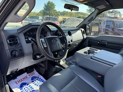 Used 2016 Ford F250 XL w/ Power Equipment Group image 9