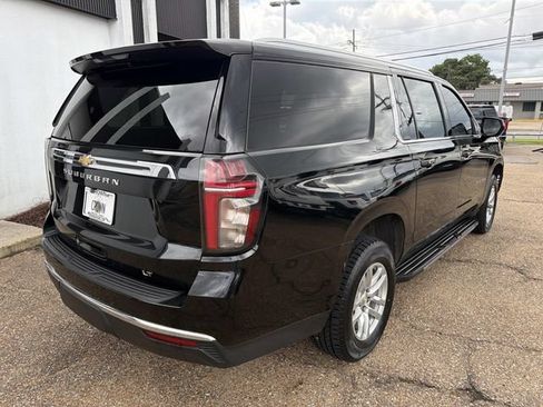 Used 2023 Chevrolet Suburban LT RWD image 6