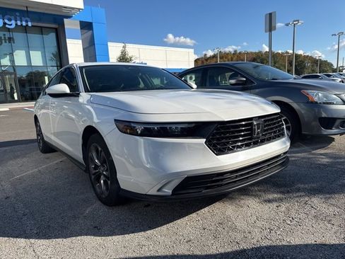 Certified 2023 Honda Accord EX image 9