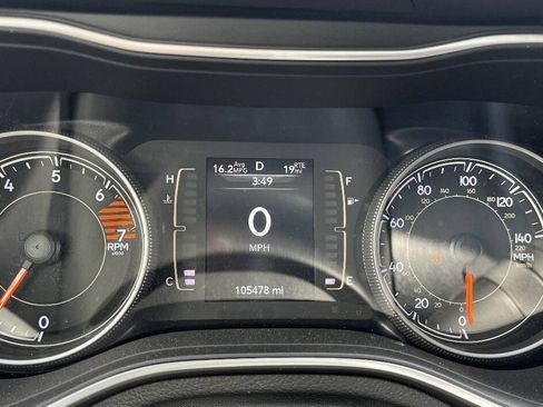 Used 2019 Jeep Cherokee Latitude w/ Popular Appearance Group FWD image 17