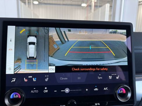 Used 2025 Lexus GX 550 w/ Accessory Package (32) AWD/4WD image 44