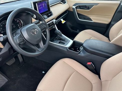 Used 2025 Toyota RAV4 LE image 8