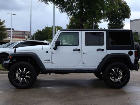 Used 2014 Jeep Wrangler Unlimited Sport w/ Quick Order Package 24S AWD/4WD image 3