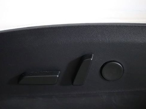 Used 2020 Tesla Model Y Performance AWD/4WD image 19
