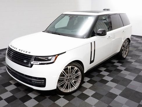 New 2025 Land Rover Range Rover SE image 2