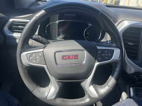 Used 2020 GMC Acadia SLT w/ Driver Alert Package II image 9