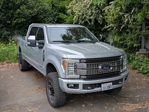 Used 2017 Ford F350 Platinum w/ Platinum Ultimate Package AWD/4WD image 11