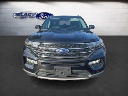 Used 2022 Ford Explorer XLT w/ Equipment Group 202A image 2