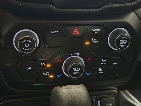 Used 2021 Jeep Renegade Sport w/ Sport Appearance Group image 10