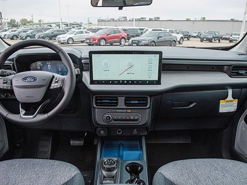 New 2025 Ford Maverick XLT w/ XLT Luxury Package image 5