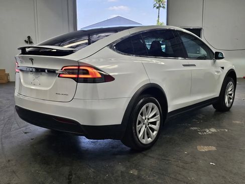Used 2019 Tesla Model X AWD/4WD image 4